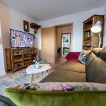 Schlossberg-domizil Mit Weitblick - Arbeitsplatz, Balkon, Netflix, Badewanne & Yogamatte