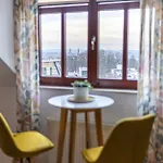 Schlossberg-domizil Mit Weitblick - Arbeitsplatz, Balkon, Netflix, Badewanne & Yogamatte