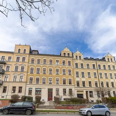 Schlossberg-domizil Mit Weitblick - Arbeitsplatz, Balkon, Netflix, Badewanne & Yogamatte *