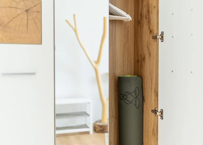 Schlossberg-domizil Mit Weitblick - Arbeitsplatz, Balkon, Netflix, Badewanne & Yogamatte Apartment *