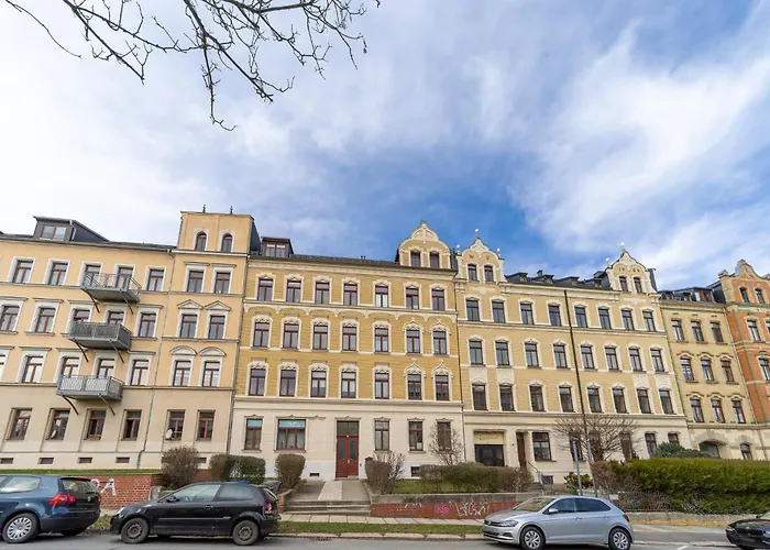 Schlossberg-domizil Mit Weitblick - Arbeitsplatz, Balkon, Netflix, Badewanne & Yogamatte *