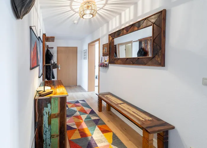 Schlossberg-domizil Mit Weitblick - Arbeitsplatz, Balkon, Netflix, Badewanne & Yogamatte *