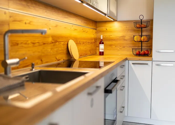 Apartment Schlossberg-domizil Mit Weitblick - Arbeitsplatz, Balkon, Netflix, Badewanne & Yogamatte *