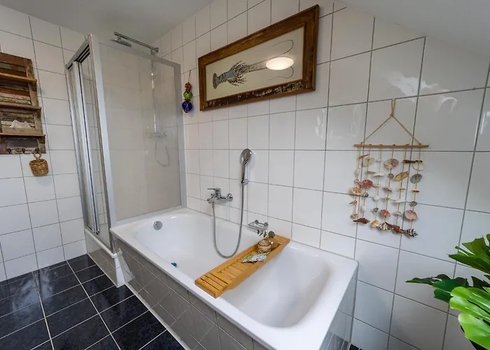 Schlossberg-domizil Mit Weitblick - Arbeitsplatz, Balkon, Netflix, Badewanne & Yogamatte